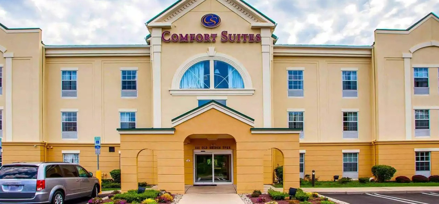 Comfort Suites East Brunswick hotel